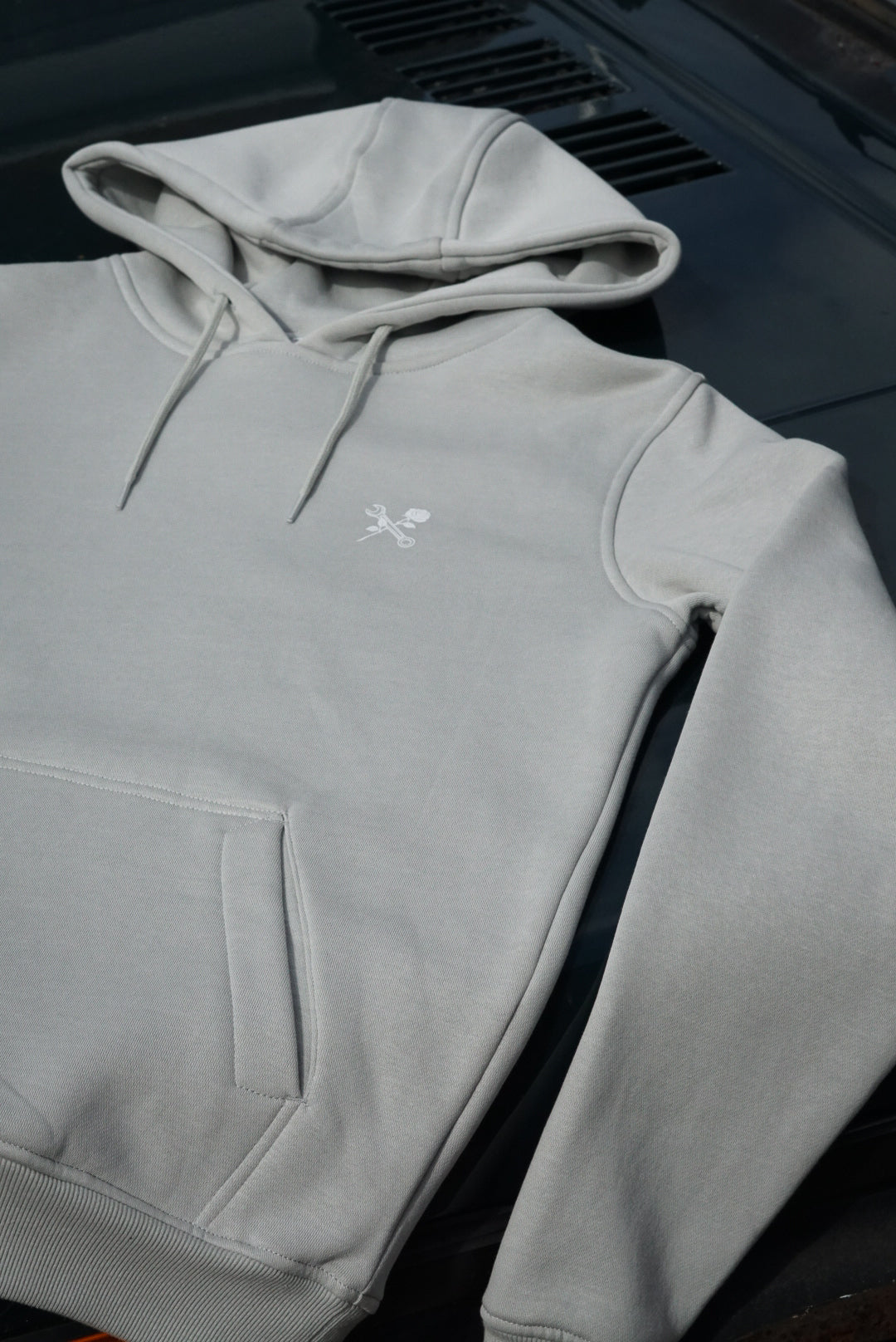 Hoodie Light Grey "chasing horizon"